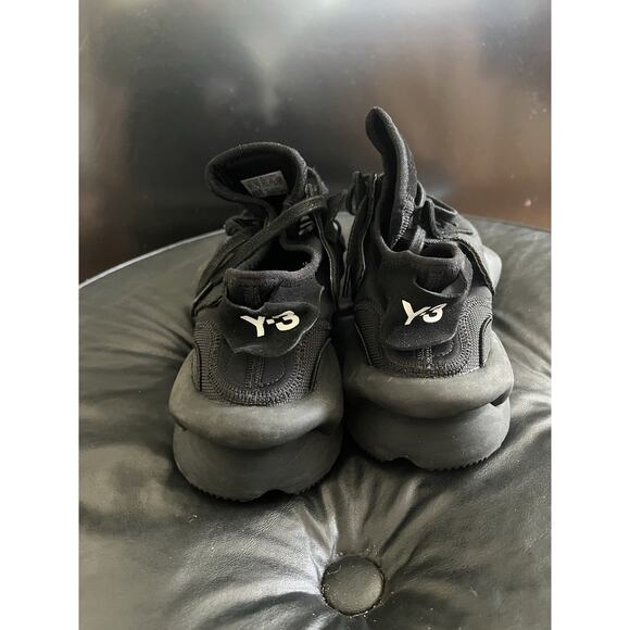 Athletic_Shoes
